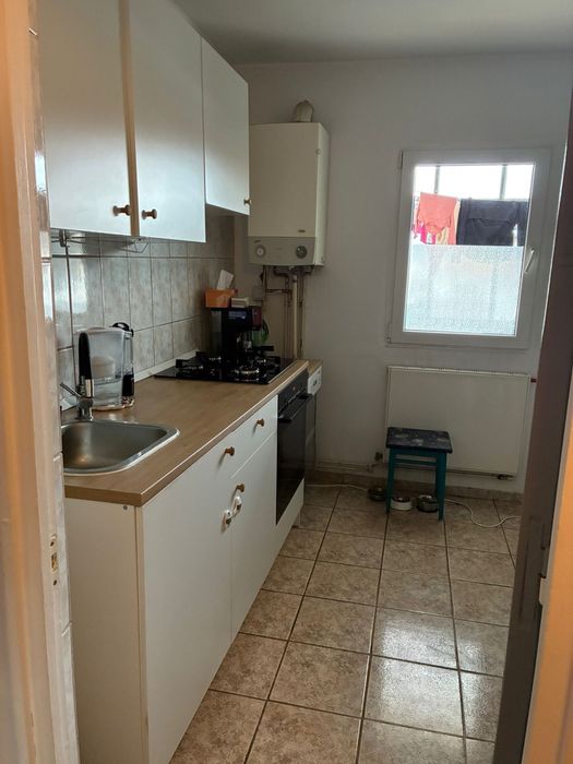 Vand apartament 2 camere decomandat cu balcon zona CEC- Calea Dumbravii