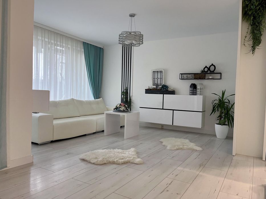 Casa mobilata cu 4 camere 2 bai 2 parcari si curte in Selimbar