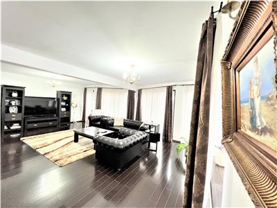 Casa individuala 4 camere 2 bai teren 330 mp in Tineretului
