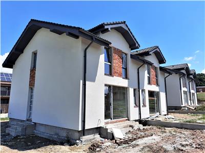 Casa cu 4 camere 2 bai si teren de 265 mp in Cisnadie