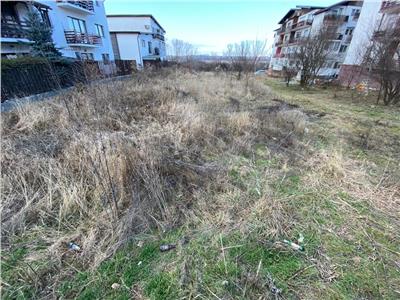 Teren intravilan de 1300 mp cu utilitati la strada in zona Strand