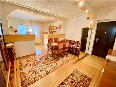 Apartament cu 2 camere si 2 balcoane in zona Calea Poplacii