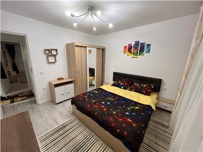 Apartament recent renovat cu 3 camere si 2 bai zona Mihai Viteazu