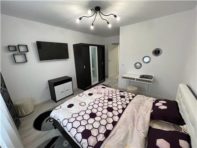 Apartament recent renovat cu 3 camere si 2 bai zona Mihai Viteazu