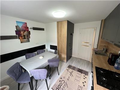 Apartament recent renovat cu 3 camere si 2 bai zona Mihai Viteazu