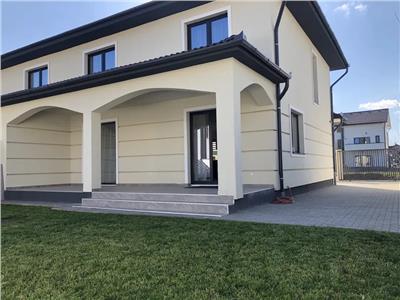 Casa de lux 4 camere 2 bai la prima inchiriere in Selimbar