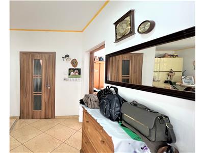 Casa individuala 6 camere 2 corpuri cladire si 468 teren in  Piata Cluj