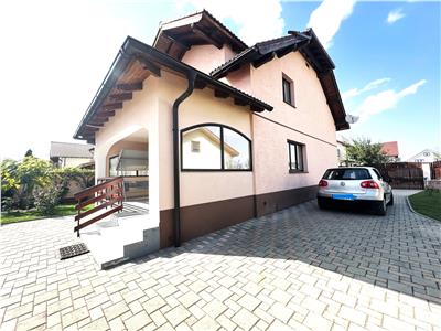 Casa individuala 5 camere 3 bai si teren de 500 mp Cartierul Arhitectilor