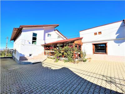Apartament la casa cu 3 camere 3 bai si teren 2100 mp in Gusterita