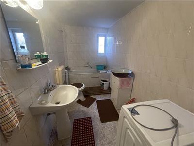 Casa cu 9 camere 3 bai 994 mp teren Parcul Sub Arini
