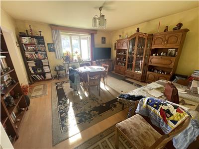 Casa cu 9 camere 3 bai 994 mp teren Parcul Sub Arini