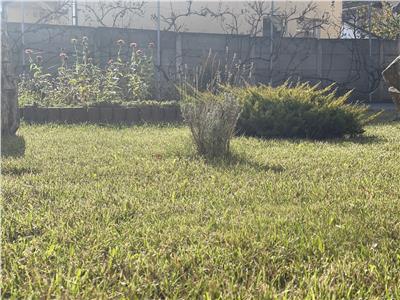 Casa cu 9 camere 3 bai 994 mp teren Parcul Sub Arini