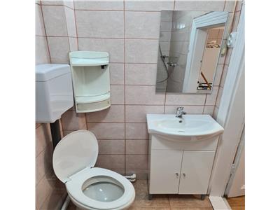 Apartament cu 2 camere la strada in zona Ultracentrala