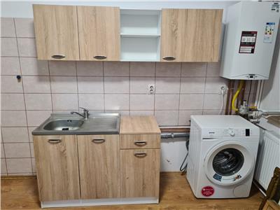 Apartament cu 2 camere la strada in zona Ultracentrala