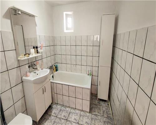 Casa cu 5 camere 2 bai garaj si 460 mp teren in Turnisor