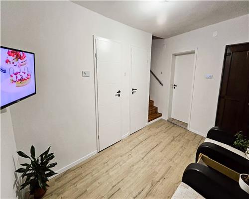 Casa cu 5 camere 2 bai garaj si 460 mp teren in Turnisor