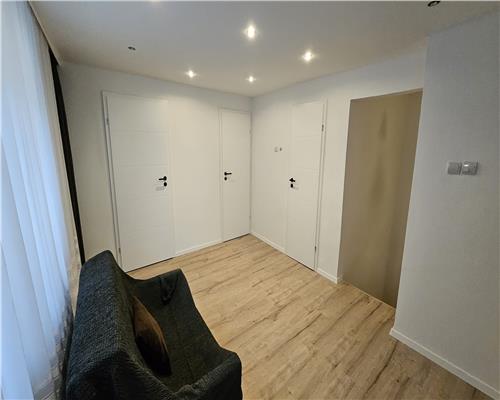 Casa cu 5 camere 2 bai garaj si 460 mp teren in Turnisor