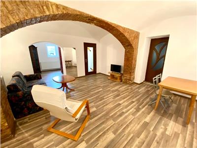 Apartament la vila 82 mp utili cu 2 camere 2 bai direct in Parcului Sub Arini