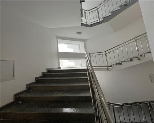 Spatiu comercial intabulat cu vitrina 99 mpu  in zona Supeco
