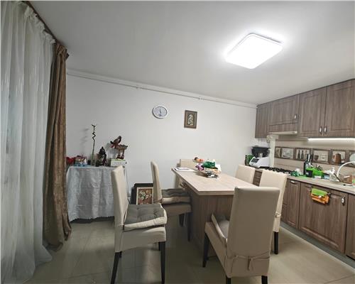 Casa cu 4 camere zona Trei Stejari cu gradina de 100 mp