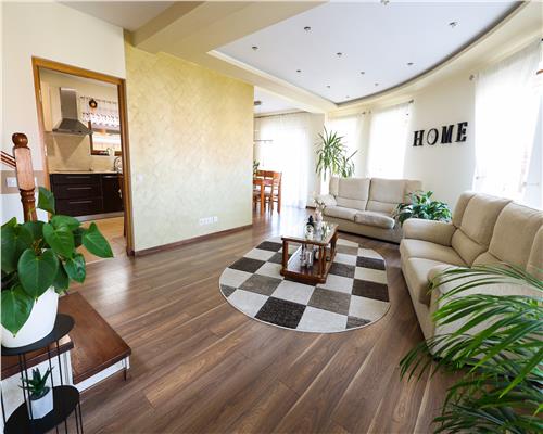 Casa moderna cu 4 camere terasa si garaj interior in Sura Mare