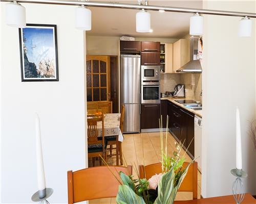 Casa moderna cu 4 camere terasa si garaj interior in Sura Mare
