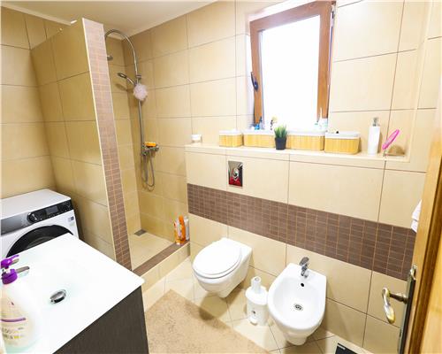 Casa moderna cu 4 camere terasa si garaj interior in Sura Mare