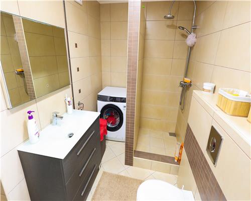 Casa moderna cu 4 camere terasa si garaj interior in Sura Mare