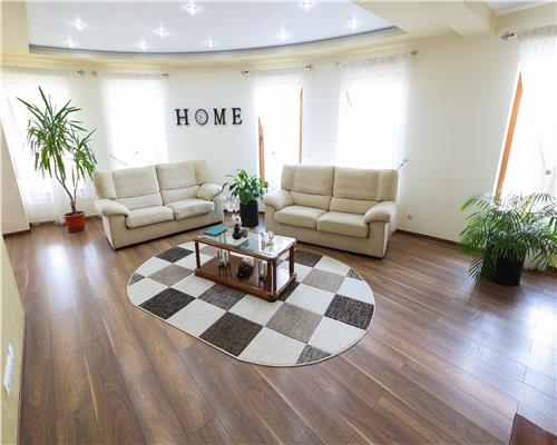 Casa moderna cu 4 camere terasa si garaj interior in Sura Mare