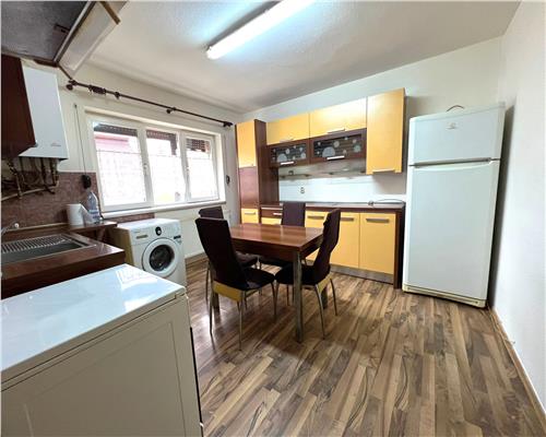 Apartament mobilat 67 mpu 3 camere decomandat 2 bai terasa 13 mp parcare