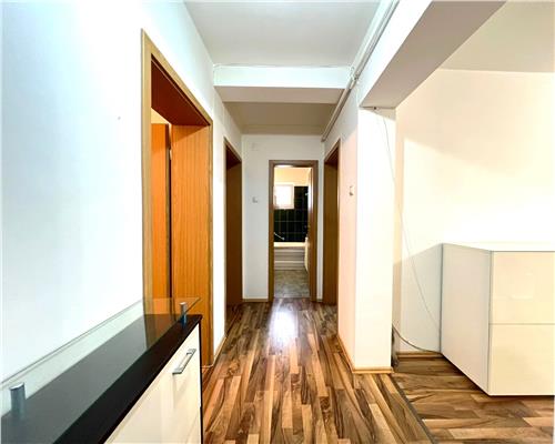 Apartament mobilat 67 mpu 3 camere decomandat 2 bai terasa 13 mp parcare