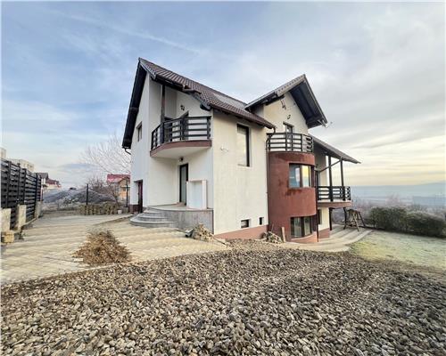 Casa generoasa 300 mp pentru 15/20 muncitori in Selimbar