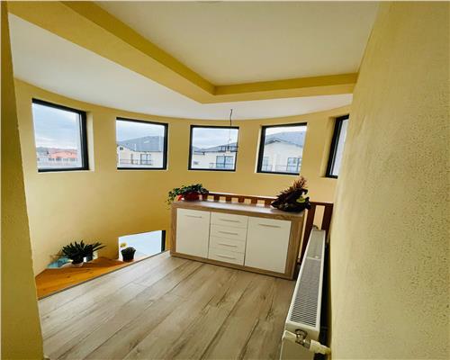 Casa moderna cu 3 camere 2 balcoane si 1 terasa in Arhitectilor