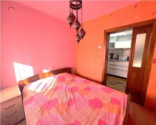 Apartament la casa cu 2 dormitoare in zona Lupeni