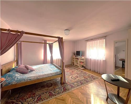 Apartament la casa cu 2 dormitoare in zona Lupeni