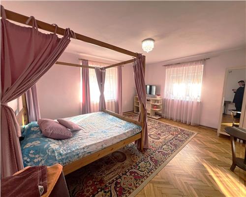 Apartament la casa cu 2 dormitoare in zona Lupeni