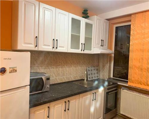 Apartament 2 camere la etajul 1 zona Centrala