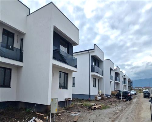 Casa 110 mpu cu 4 camere 2 bai 2 balcoane si curte in Sibiu