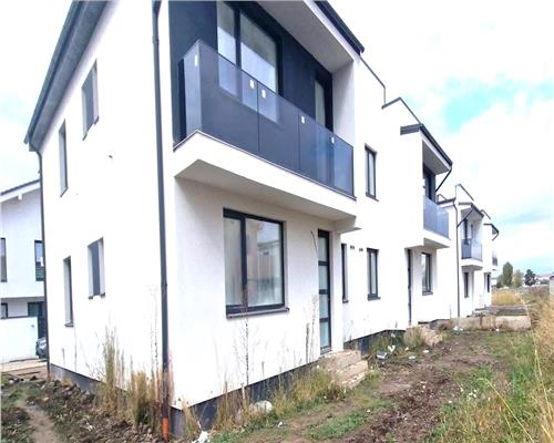 Casa 110 mpu cu 4 camere 2 bai 2 balcoane si curte in Sibiu