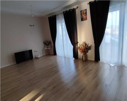 Casa individuala cu 5 camere 2 bai si 700 mp teren in Cisnadie