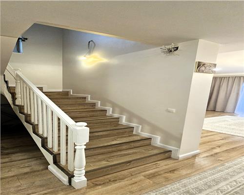 Casa individuala cu 5 camere 2 bai si 700 mp teren in Cisnadie