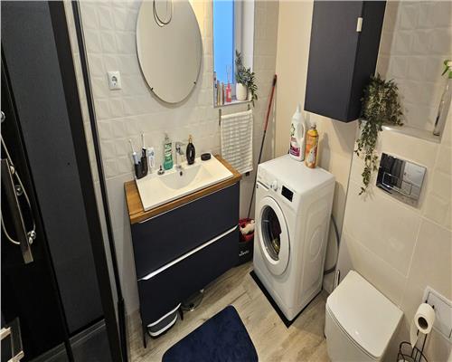 Casa individuala cu 5 camere 2 bai si 700 mp teren in Cisnadie