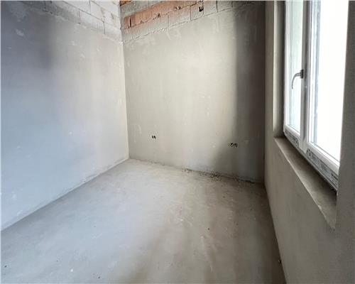 Casa cu 4 camere 2 bai 2 balcoane si 50 mp curte in Arhitectilor