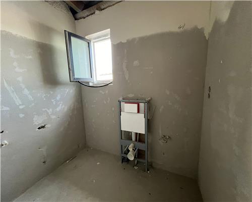 Casa 80 mpu cu 3 camere 2 bai si 170 mp curte in Sibiu