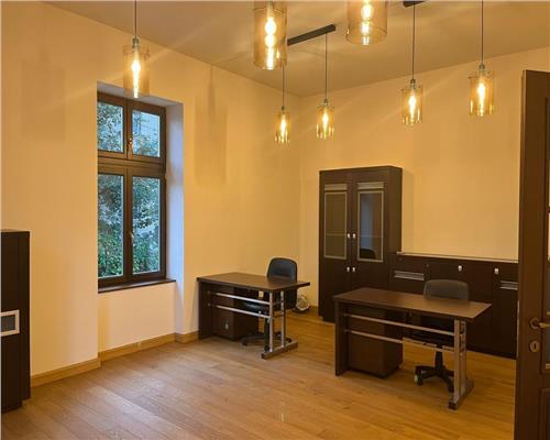 Spatiu birouri 6 camere 4 parcari pretabila birouri zona Centrala