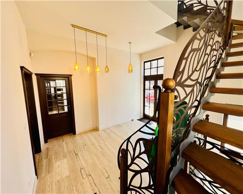 Spatiu birouri 6 camere 4 parcari pretabila birouri zona Centrala