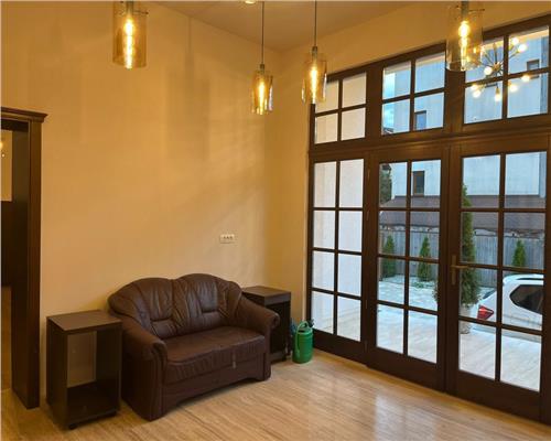 Spatiu birouri 6 camere 4 parcari pretabila birouri zona Centrala