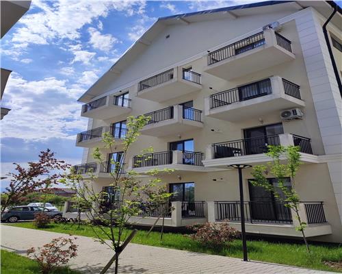 Apartament cu 3 camere 2 bai parcare si curte 47 mp in Selimbar