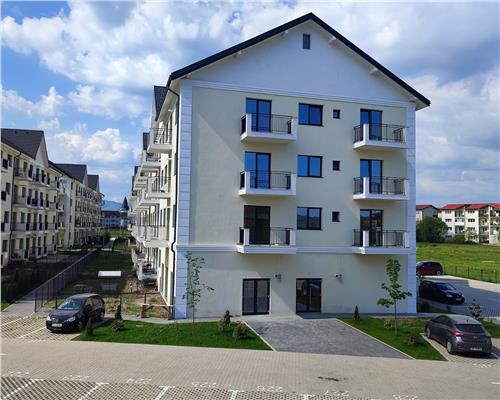 Apartament cu 3 camere 2 bai parcare si curte 47 mp in Selimbar