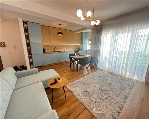 Apartament modern 3 camere 2 balcoane si parcare zona Triajului
